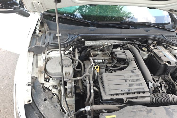 Used Volkswagen Golf 2021 280TSI DSG R-Line Engine Bay Right