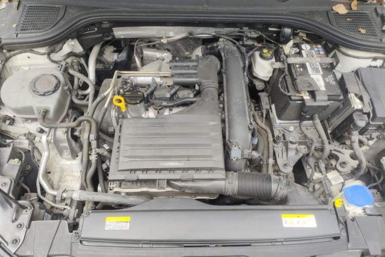 Used Volkswagen Golf 2021 280TSI DSG R-Line Engine Bay