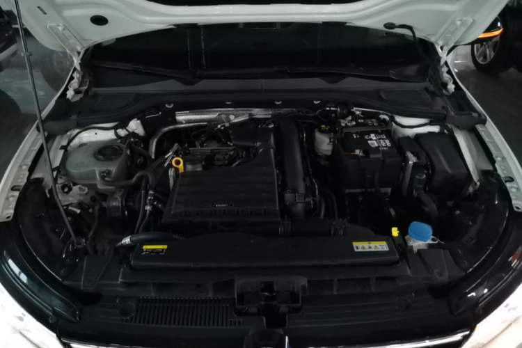 Used Volkswagen Golf 2021 280TSI DSG Pro Engine Bay