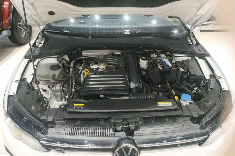 Used Volkswagen Golf 2021 280TSI DSG R-Line Engine Bay