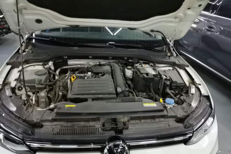 Used Volkswagen Golf 2021 280TSI DSG Pro Engine Bay