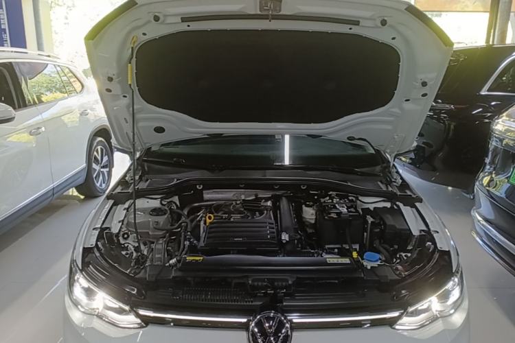 Used Volkswagen Golf 2021 280TSI DSG Pro Engine Bay