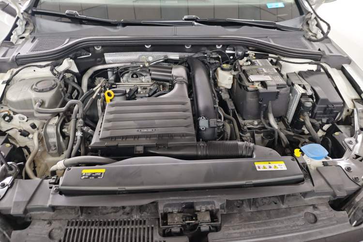 Used Volkswagen Golf 2021 280TSI DSG Pro Engine Bay