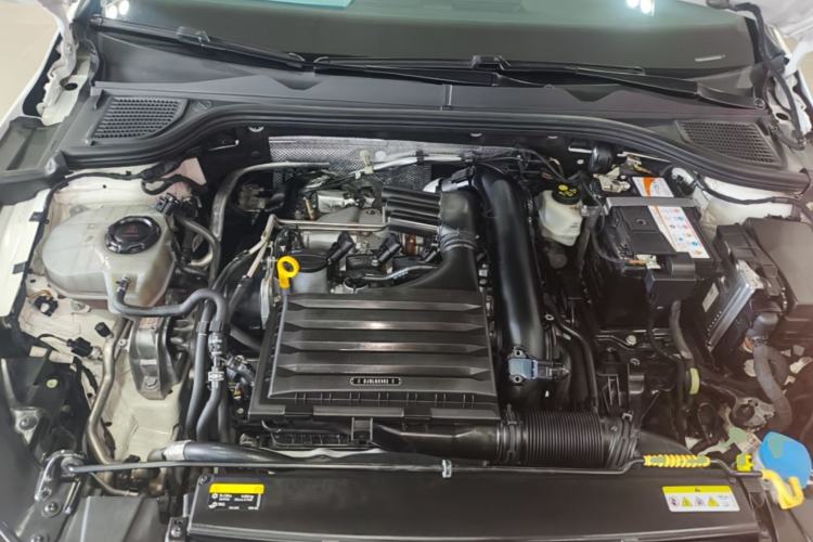 Used Volkswagen Golf 2021 280TSI DSG R-Line Engine Bay