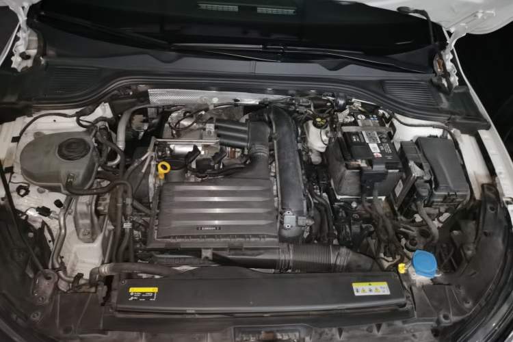 Used Volkswagen Golf 2021 280TSI DSG R-Line Engine Bay