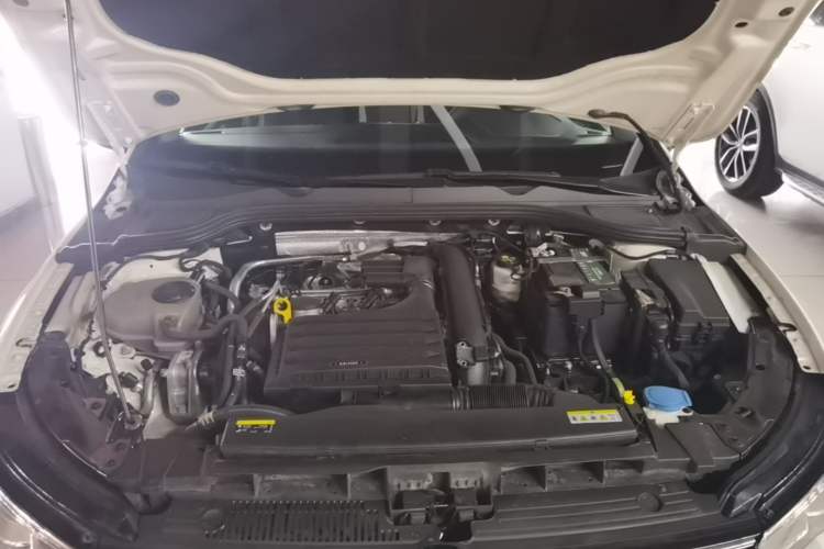 Used Volkswagen Golf 2021 280TSI DSG Pro Engine Bay