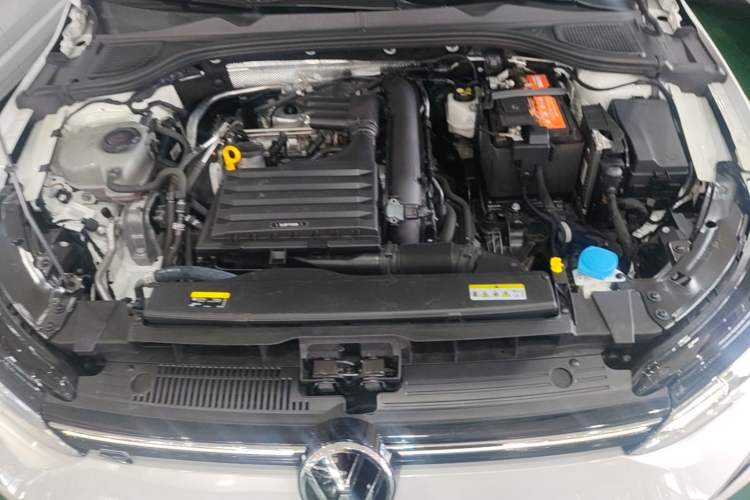 Used Volkswagen Golf 2021 280TSI DSG R-Line Engine Bay