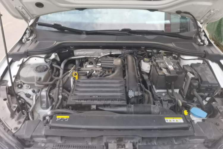 Used Volkswagen Golf 2021 280TSI DSG R-Line Engine Bay