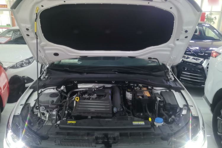 Used Volkswagen Golf 2021 200TSI DSG Pro Engine Bay