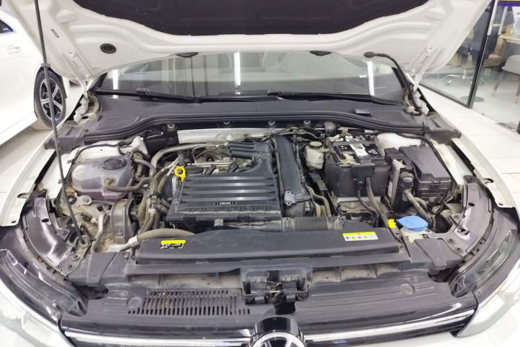 Used Volkswagen Golf 2021 280TSI DSG Pro Engine Bay