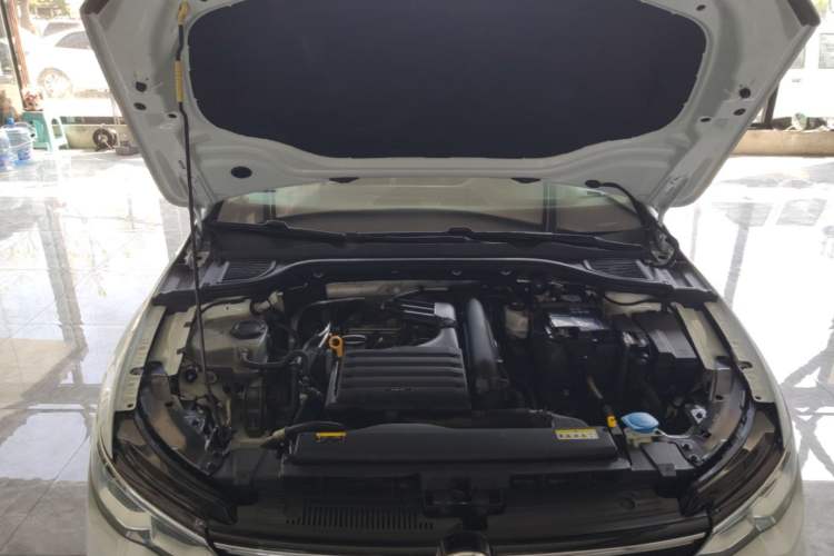 Used Volkswagen Golf 2021 280TSI DSG Pro Engine Bay