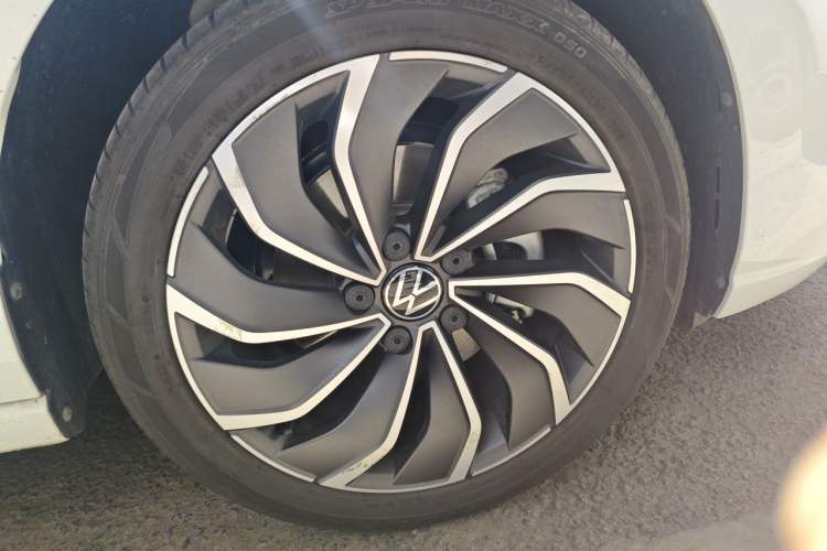 Used Volkswagen Golf 2021 200TSI DSG Pro Exterior 1