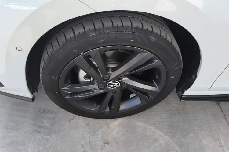 Used Volkswagen Golf 2021 280TSI DSG R-Line Exterior 4