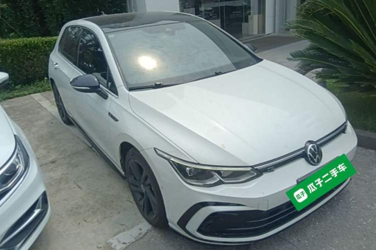 Used Volkswagen Golf 2021 280TSI DSG R-Line Front Right 45 Deg