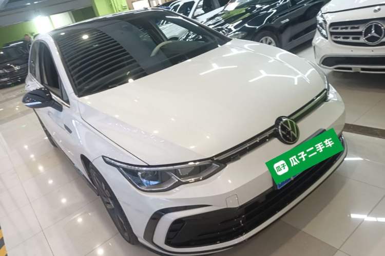 Used Volkswagen Golf 2021 280TSI DSG R-Line Front Right 45 Deg