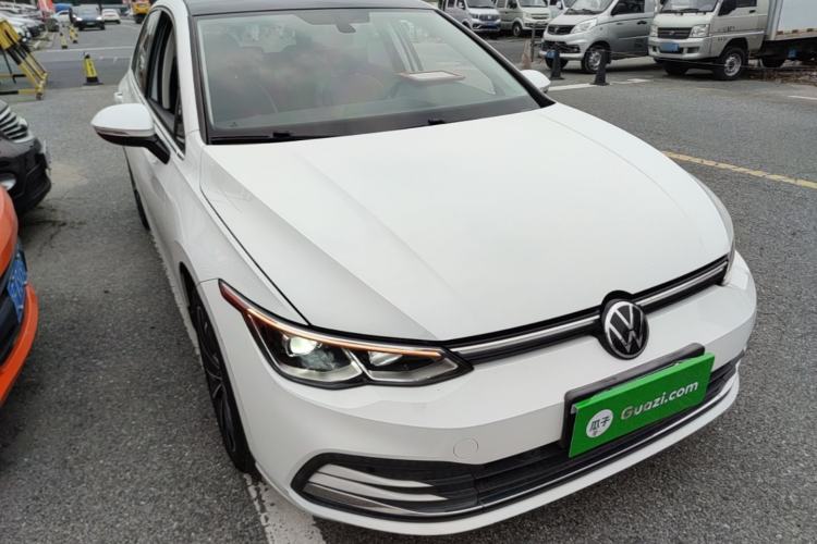 Used Volkswagen Golf 2021 280TSI DSG R-Line Front Right 45 Deg
