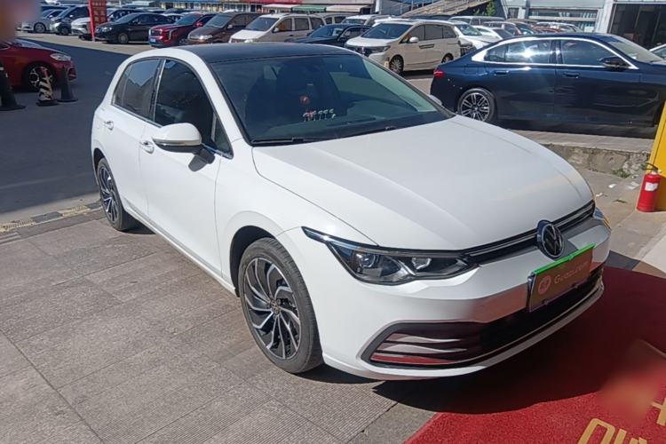 Used Volkswagen Golf 2021 200TSI DSG Pro Front Right 45 Deg