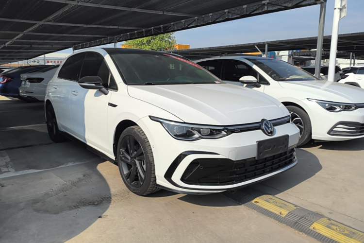 Used Volkswagen Golf 2021 280TSI DSG R-Line Front Right 45 Deg