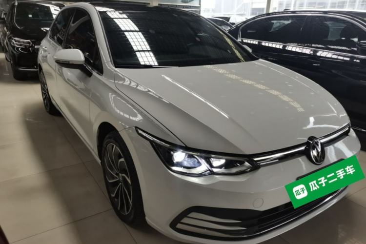 Used Volkswagen Golf 2021 200TSI DSG Front Right 45 Deg
