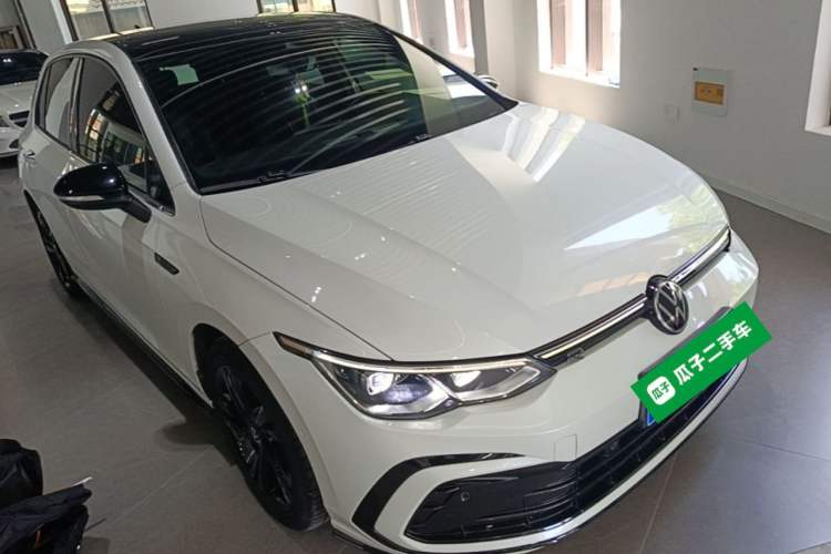 Used Volkswagen Golf 2021 280TSI DSG R-Line Front Right 45 Deg