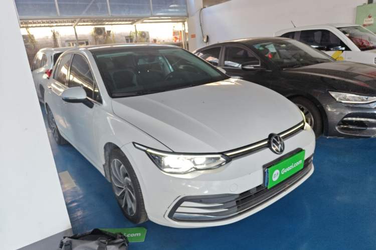 Used Volkswagen Golf 2021 280TSI DSG Pro Front Right 45 Deg