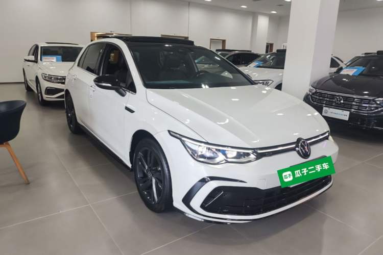 Used Volkswagen Golf 2021 280TSI DSG R-Line Front Right 45 Deg
