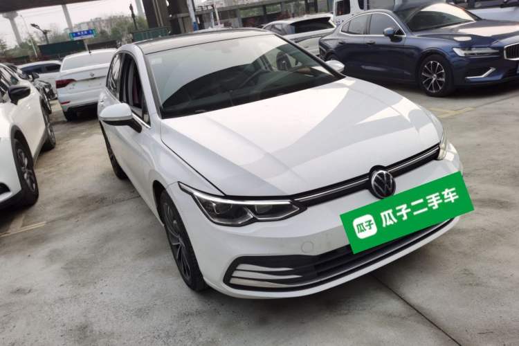Used Volkswagen Golf 2021 280TSI DSG R-Line Front Right 45 Deg