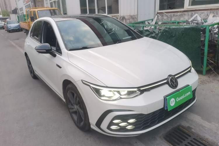 Used Volkswagen Golf 2021 280TSI DSG R-Line Front Right 45 Deg