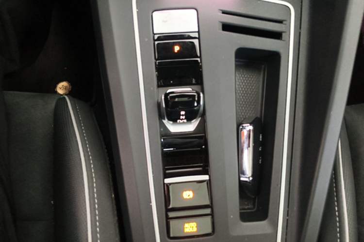 Used Volkswagen Golf 2021 280TSI DSG R-Line Gear Lever