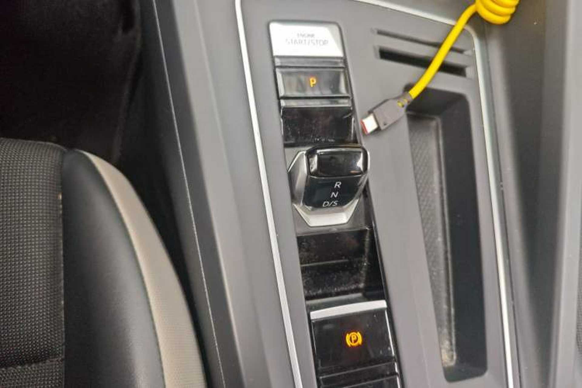 Used Volkswagen Golf 2021 280TSI DSG Pro First Edition Gear Lever
