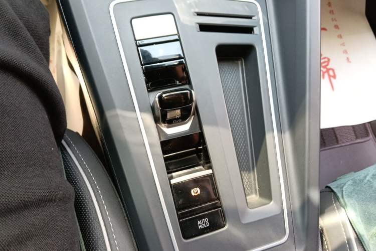 Used Volkswagen Golf 2021 280TSI DSG R-Line Gear Lever