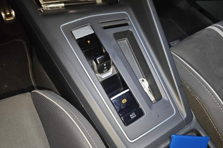 Used Volkswagen Golf 2021 280TSI DSG R-Line Gear Lever