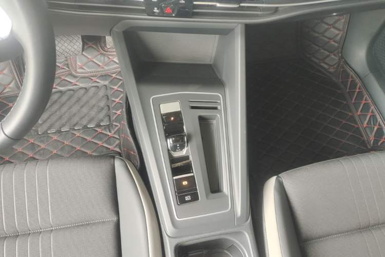Used Volkswagen Golf 2021 200TSI DSG Pro Gear Lever