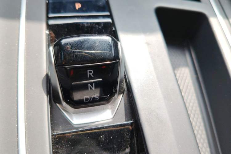 Used Volkswagen Golf 2021 280TSI DSG R-Line Gear Lever