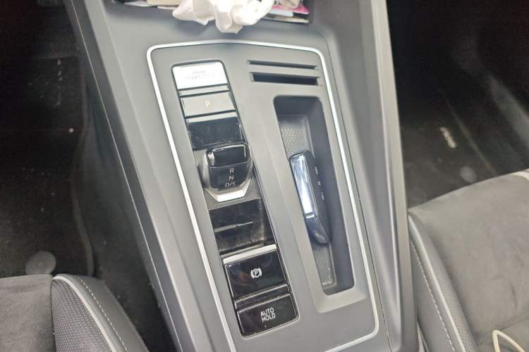 Used Volkswagen Golf 2021 280TSI DSG R-Line Gear Lever