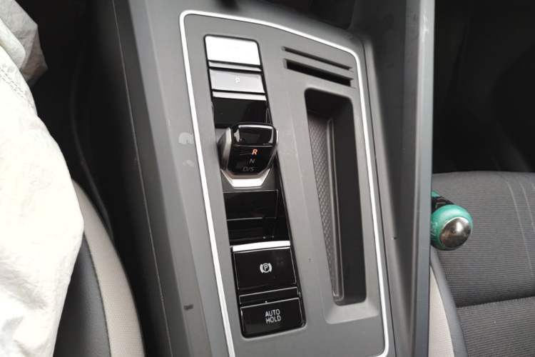 Used Volkswagen Golf 2021 280TSI DSG R-Line Gear Lever
