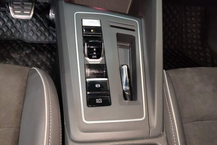 Used Volkswagen Golf 2021 280TSI DSG R-Line Gear Lever