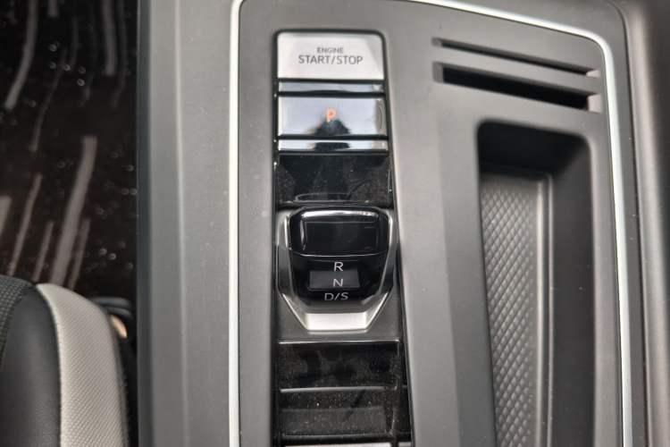 Used Volkswagen Golf 2021 280TSI DSG Pro First Edition Gear Lever