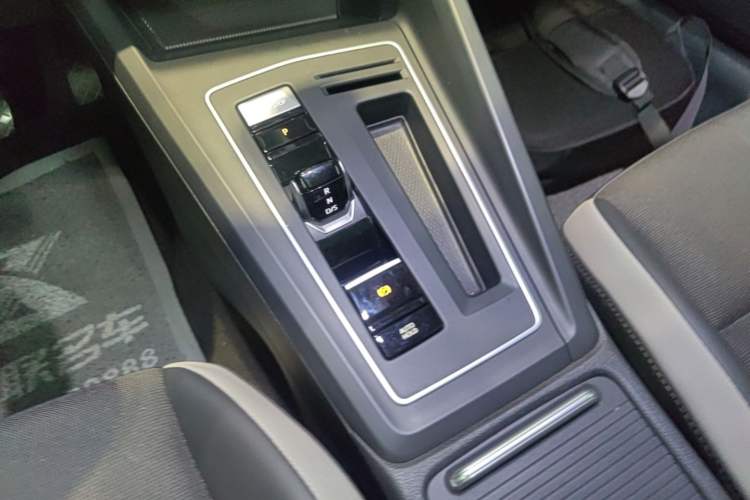 Used Volkswagen Golf 2021 200TSI DSG Pro Gear Lever