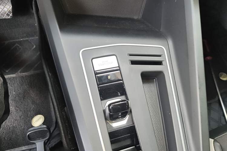 Used Volkswagen Golf 2021 280TSI DSG 30th Anniversary Edition Gear Lever