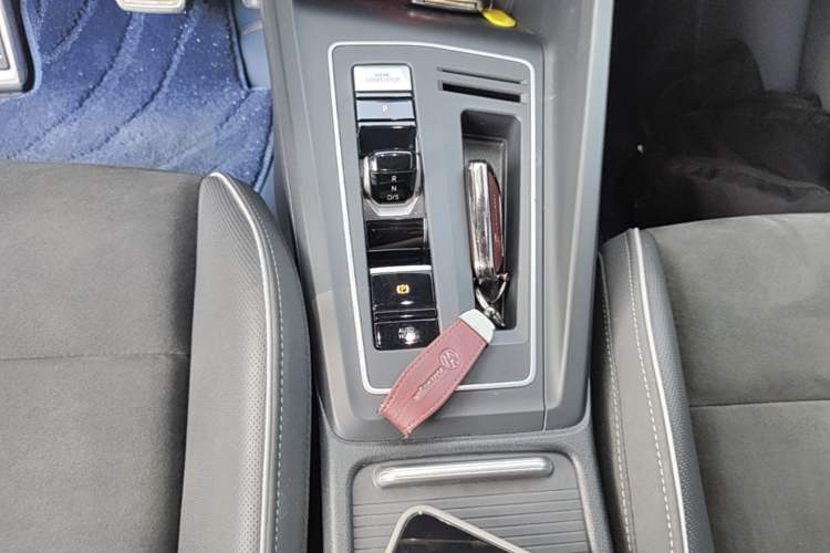 Used Volkswagen Golf 2021 280TSI DSG R-Line Gear Lever