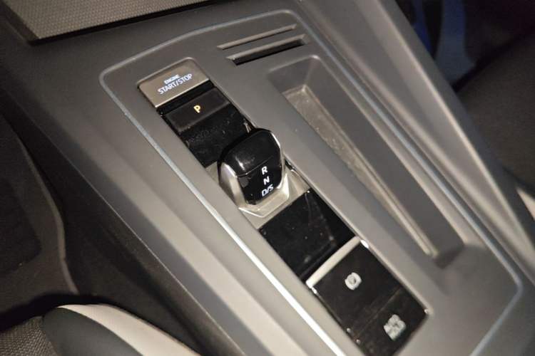 Used Volkswagen Golf 2021 280TSI DSG 30th Anniversary Edition Gear Lever