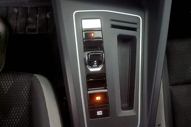 Used Volkswagen Golf 2021 200TSI DSG Pro Gear Lever