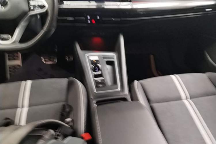 Used Volkswagen Golf 2021 280TSI DSG R-Line Gear Lever