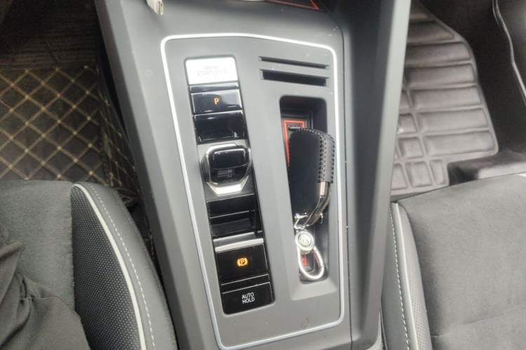 Used Volkswagen Golf 2021 280TSI DSG R-Line Gear Lever