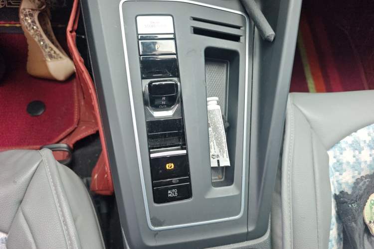Used Volkswagen Golf 2021 280TSI DSG 30th Anniversary Edition Gear Lever