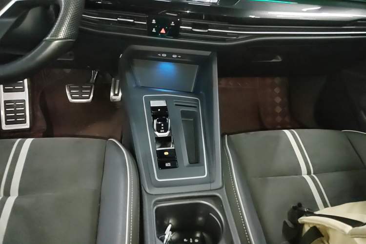 Used Volkswagen Golf 2021 280TSI DSG 30th Anniversary Edition Gear Lever