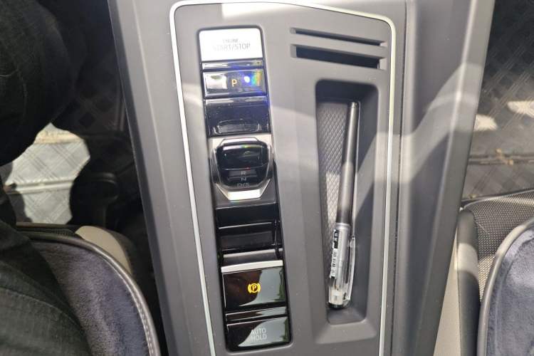 Used Volkswagen Golf 2021 200TSI DSG Pro Gear Lever
