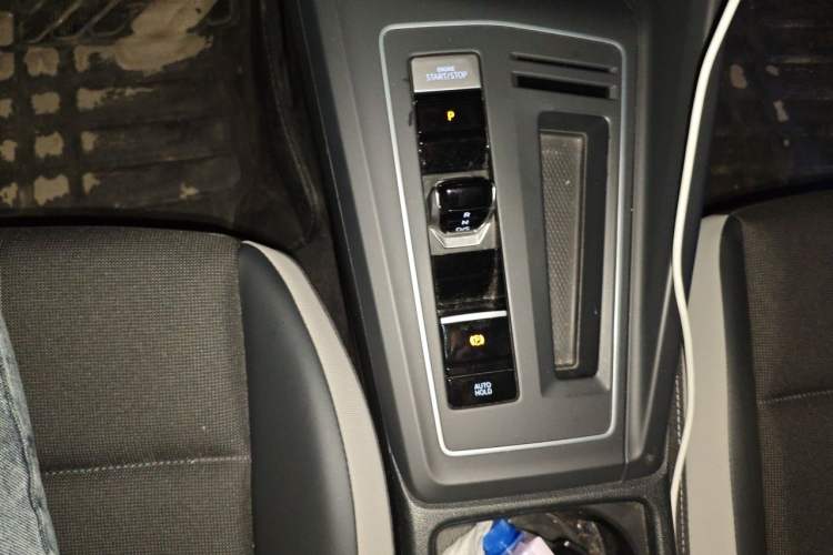 Used Volkswagen Golf 2021 280TSI DSG 30th Anniversary Edition Gear Lever