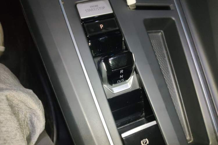 Used Volkswagen Golf 2021 280TSI DSG R-Line Gear Lever